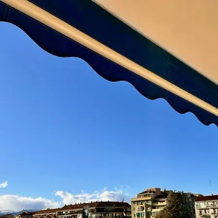 Apartment Center 26 *